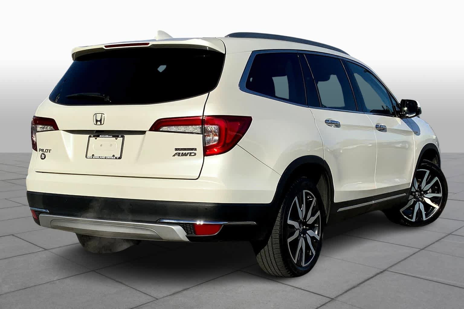 Used 2019 Honda Pilot Touring image 13