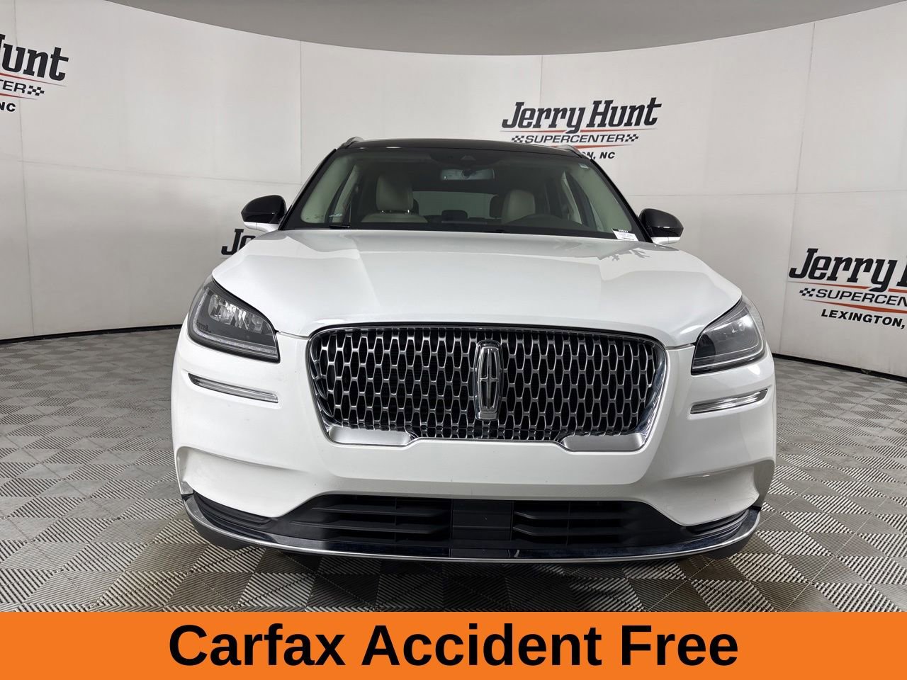 Used 2022 Lincoln Corsair FWD w/ Premium Package image 3