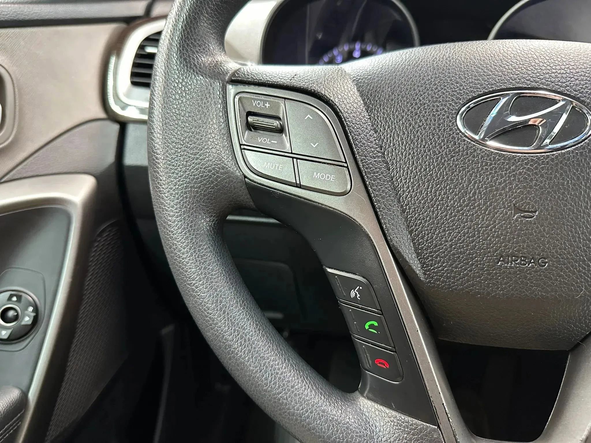 Used 2017 Hyundai Santa Fe SE AWD/4WD image 20