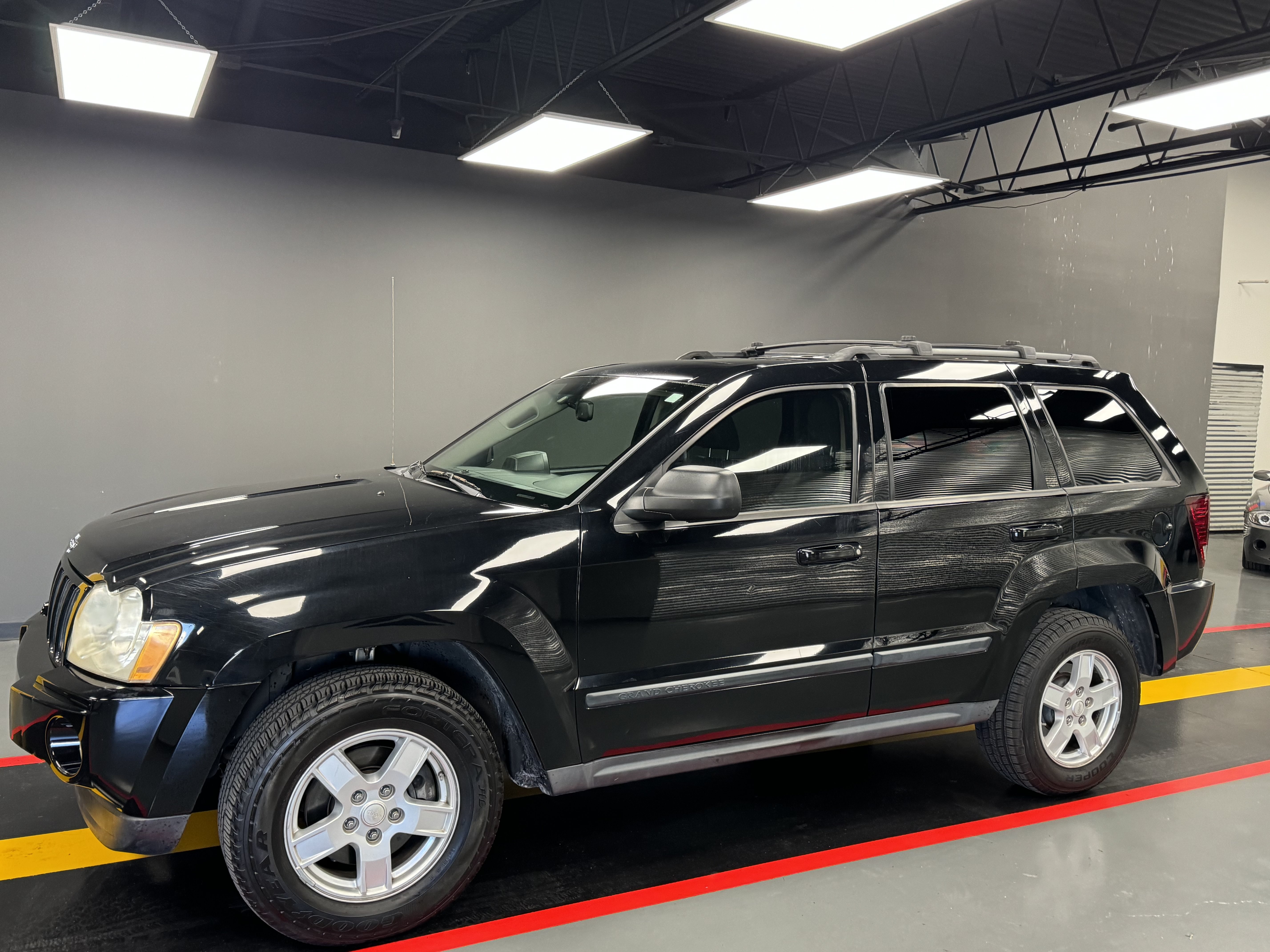 Used 2007 Jeep Grand Cherokee Laredo RWD image 2