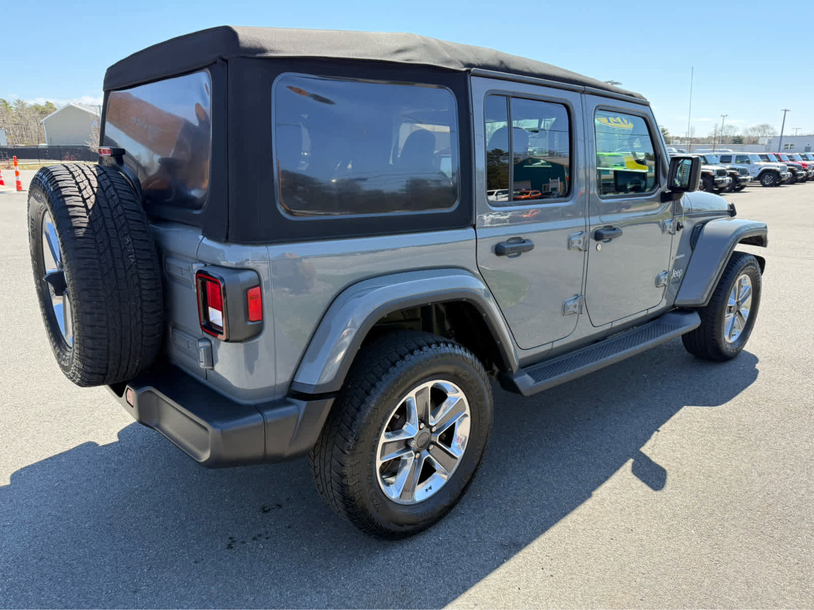 Used 2021 Jeep Wrangler Unlimited Sahara w/ Cold Weather Group image 12
