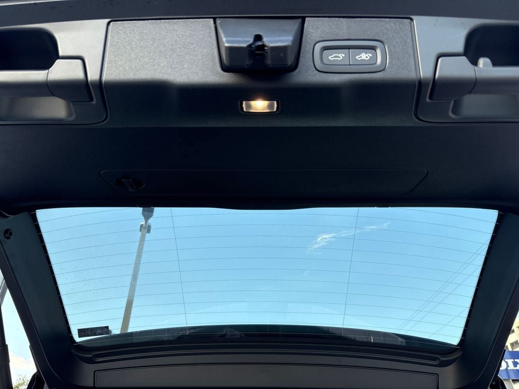 New 2026 Volvo XC60 B5 Plus AWD/4WD image 19