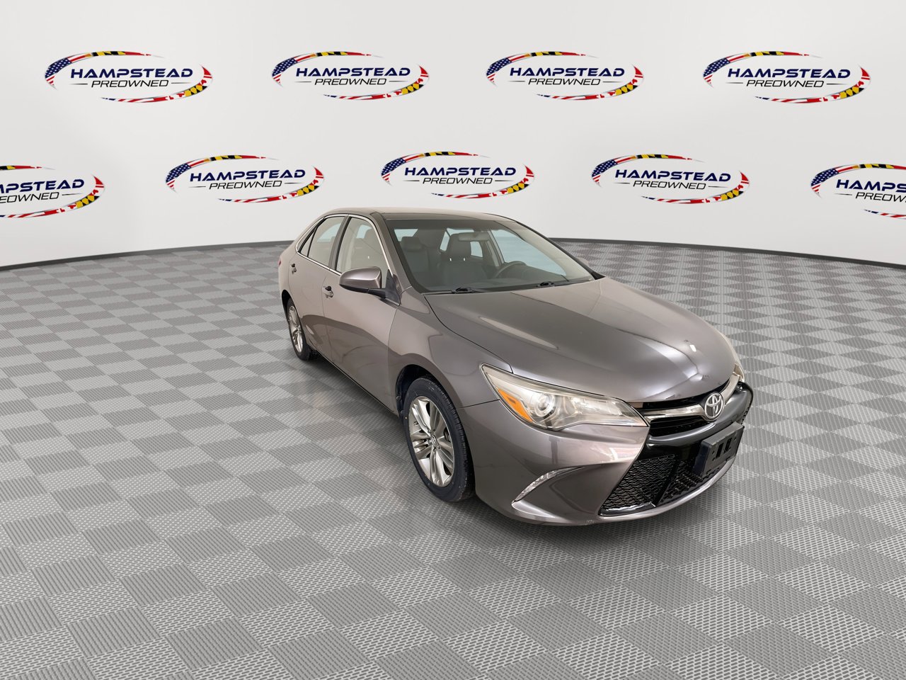 Used 2015 Toyota Camry SE image 2
