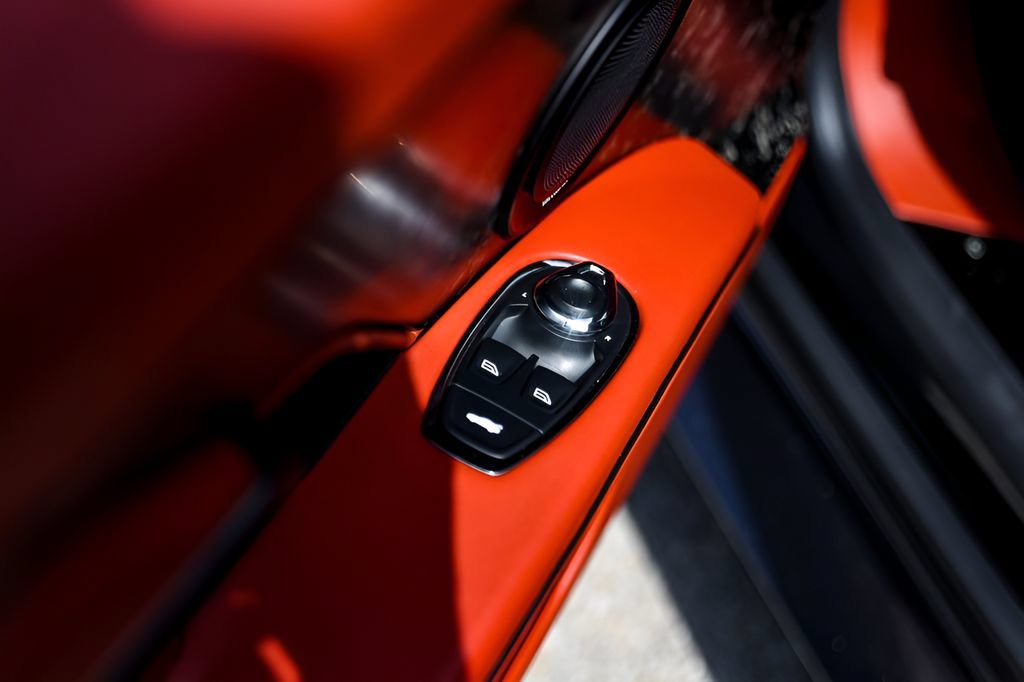 Used 2019 Aston Martin DBS Superleggera RWD image 23