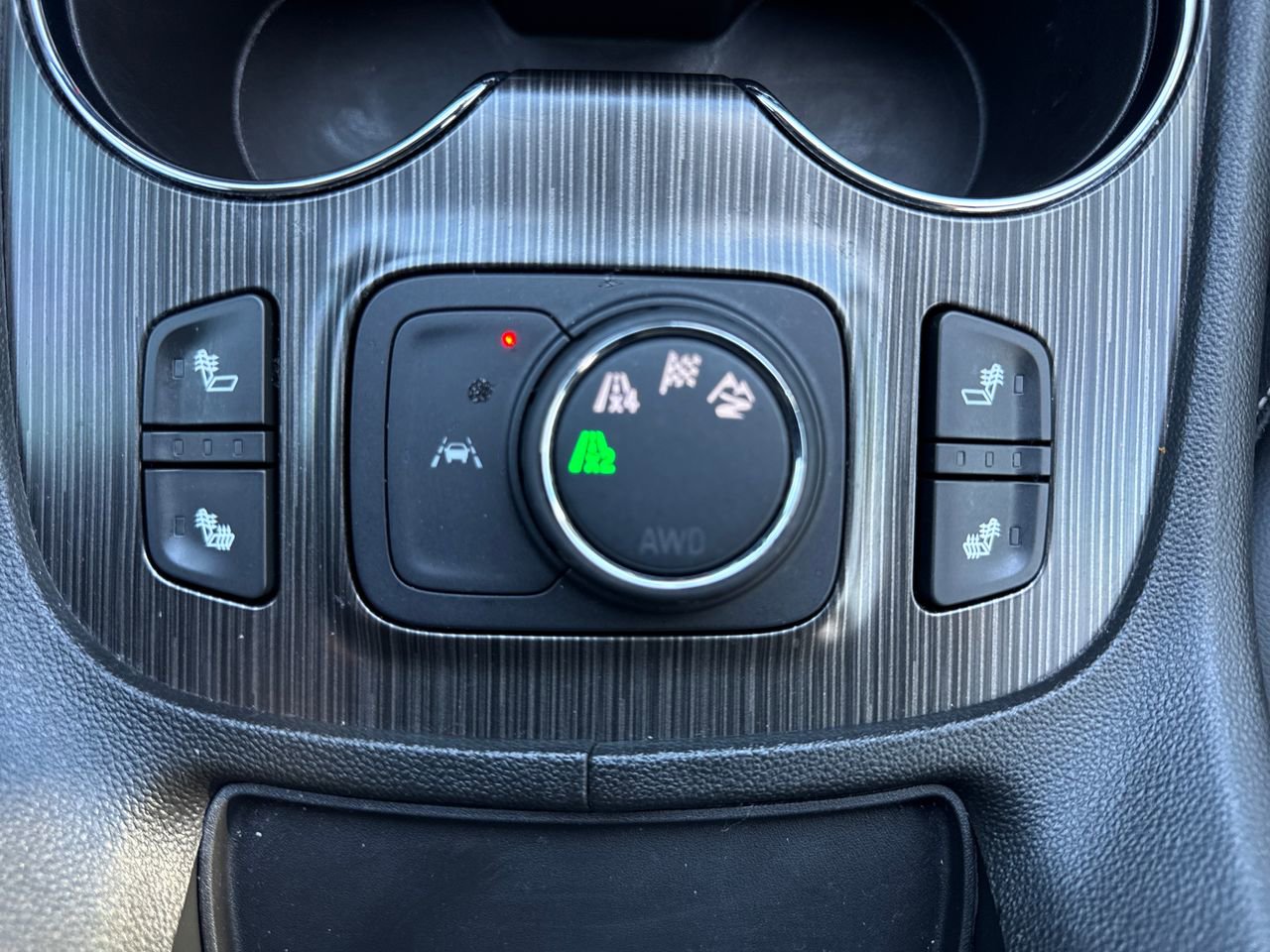 Used 2023 GMC Acadia SLT image 23