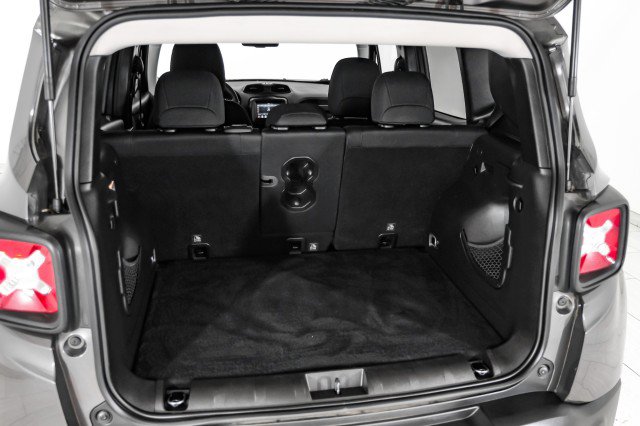 Used 2019 Jeep Renegade Latitude w/ Popular Equipment Group image 48