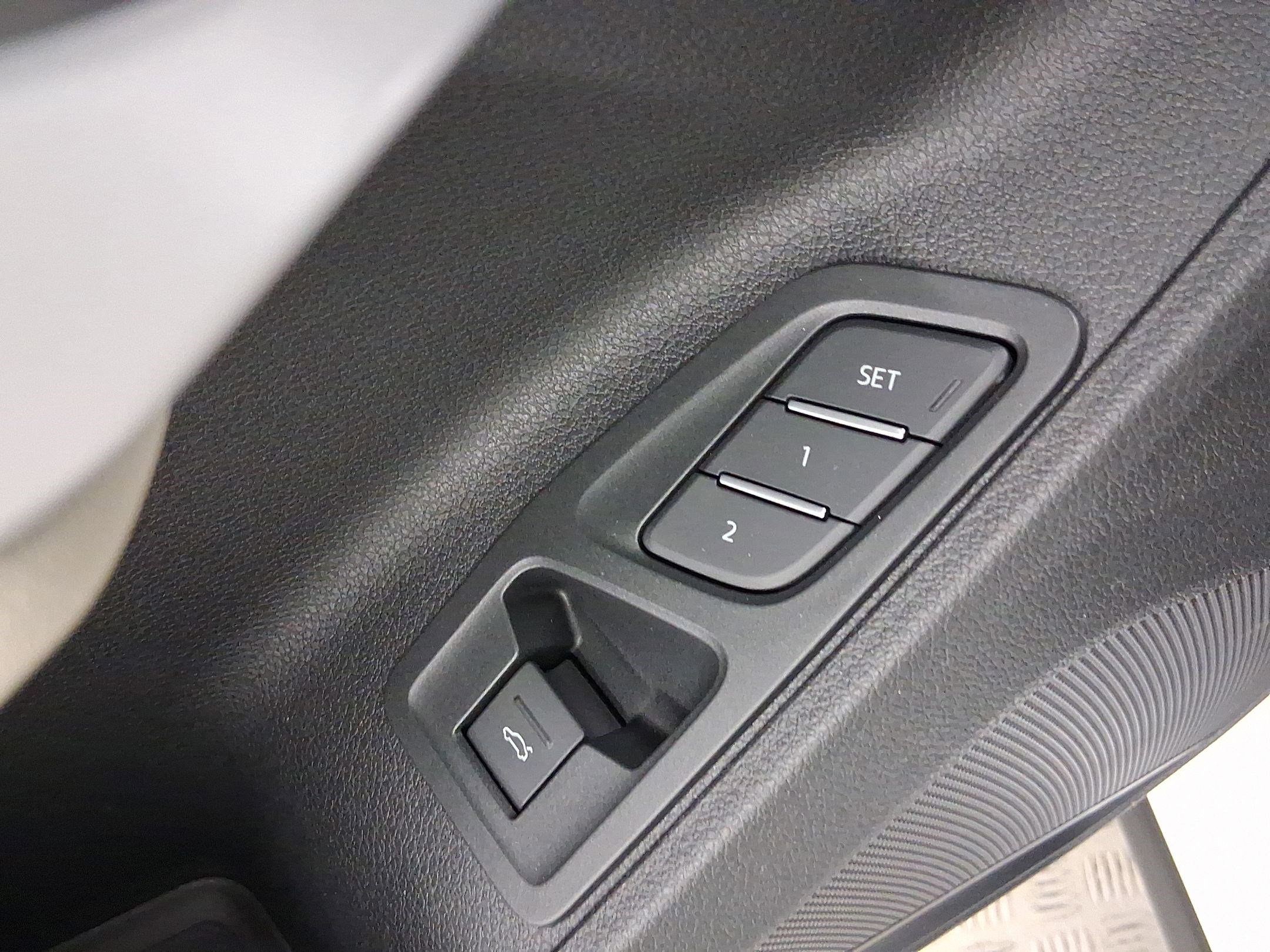 Used 2025 Audi Q3 2.0T Premium w/ Convenience Package image 12