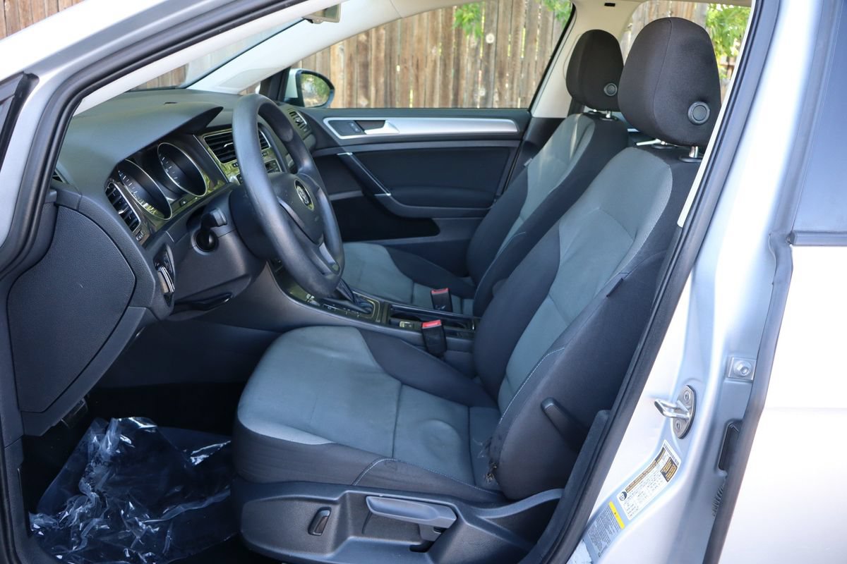 Used 2015 Volkswagen e-Golf Limited Edition FWD image 19