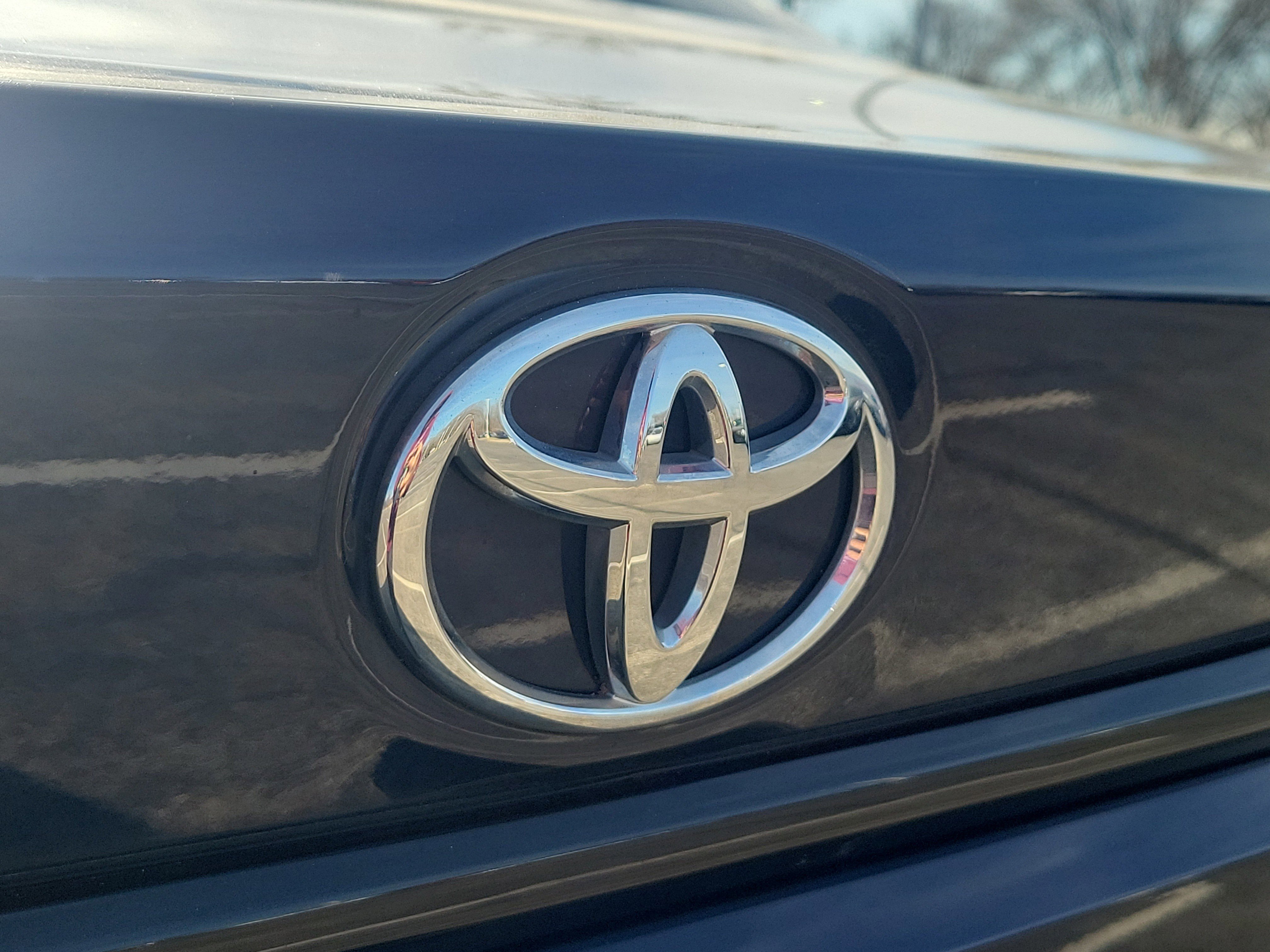 Used 2021 Toyota Corolla LE image 6