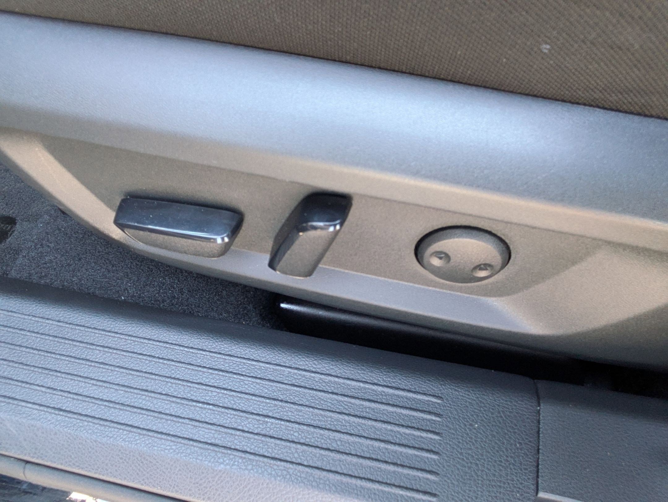 Certified 2023 Nissan Rogue SV FWD image 16
