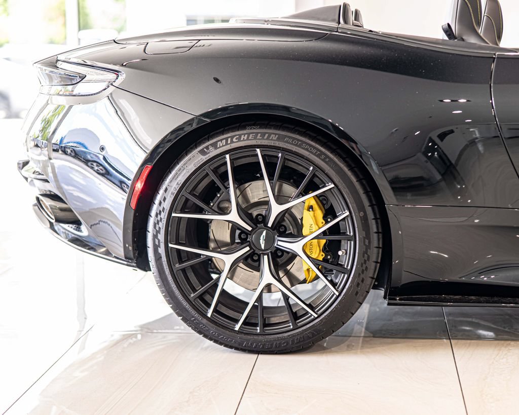 Used 2025 Aston Martin DB12 Convertible RWD image 11