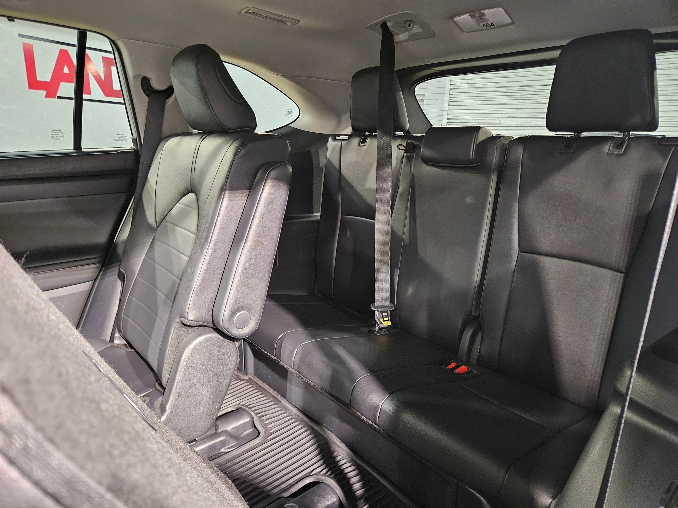 Certified 2025 Toyota Highlander XLE AWD/4WD image 38