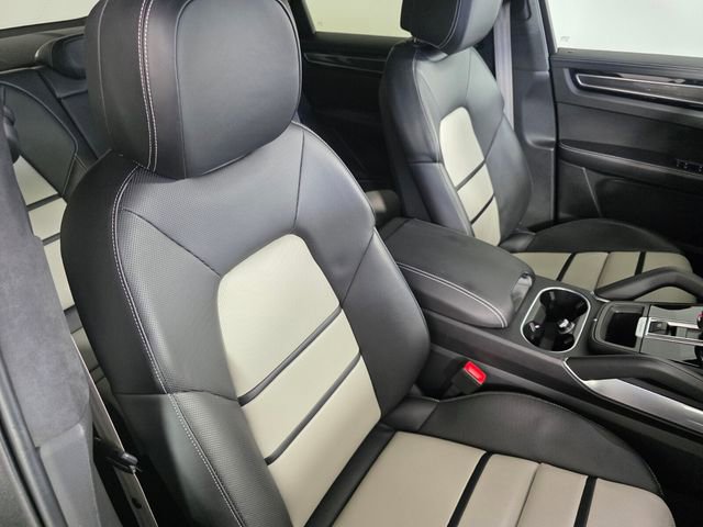 Certified 2023 Porsche Cayenne Turbo image 35