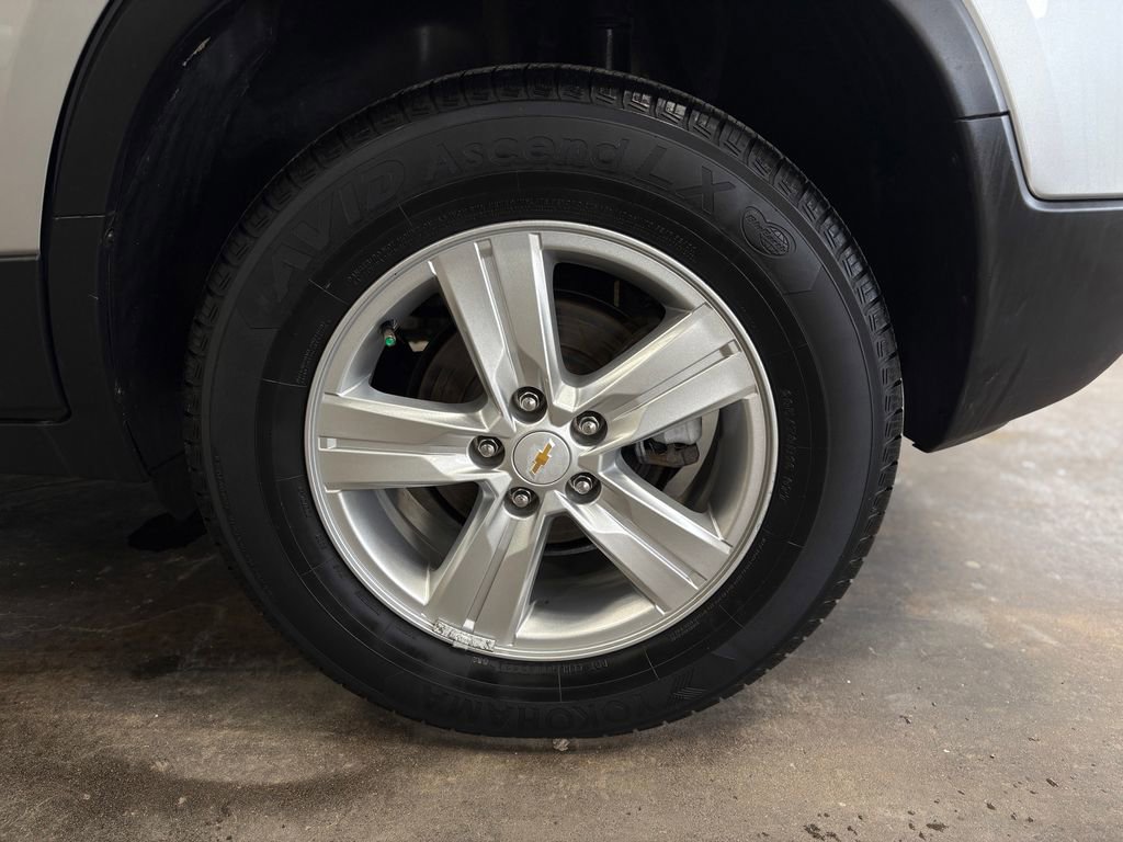 Used 2020 Chevrolet Trax LT w/ LT Convenience Package image 36