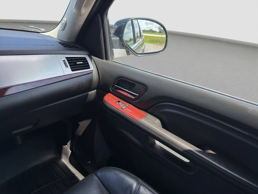 Used 2013 Cadillac Escalade EXT Premium AWD/4WD image 17