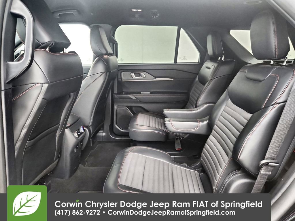 Used 2025 Ford Explorer ST-Line image 31