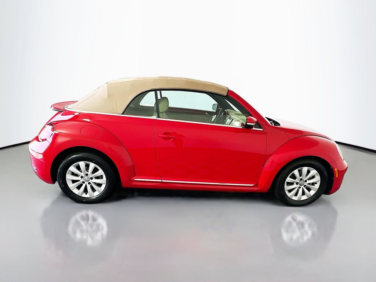 Used 2019 Volkswagen Beetle 2.0T S FWD image 8