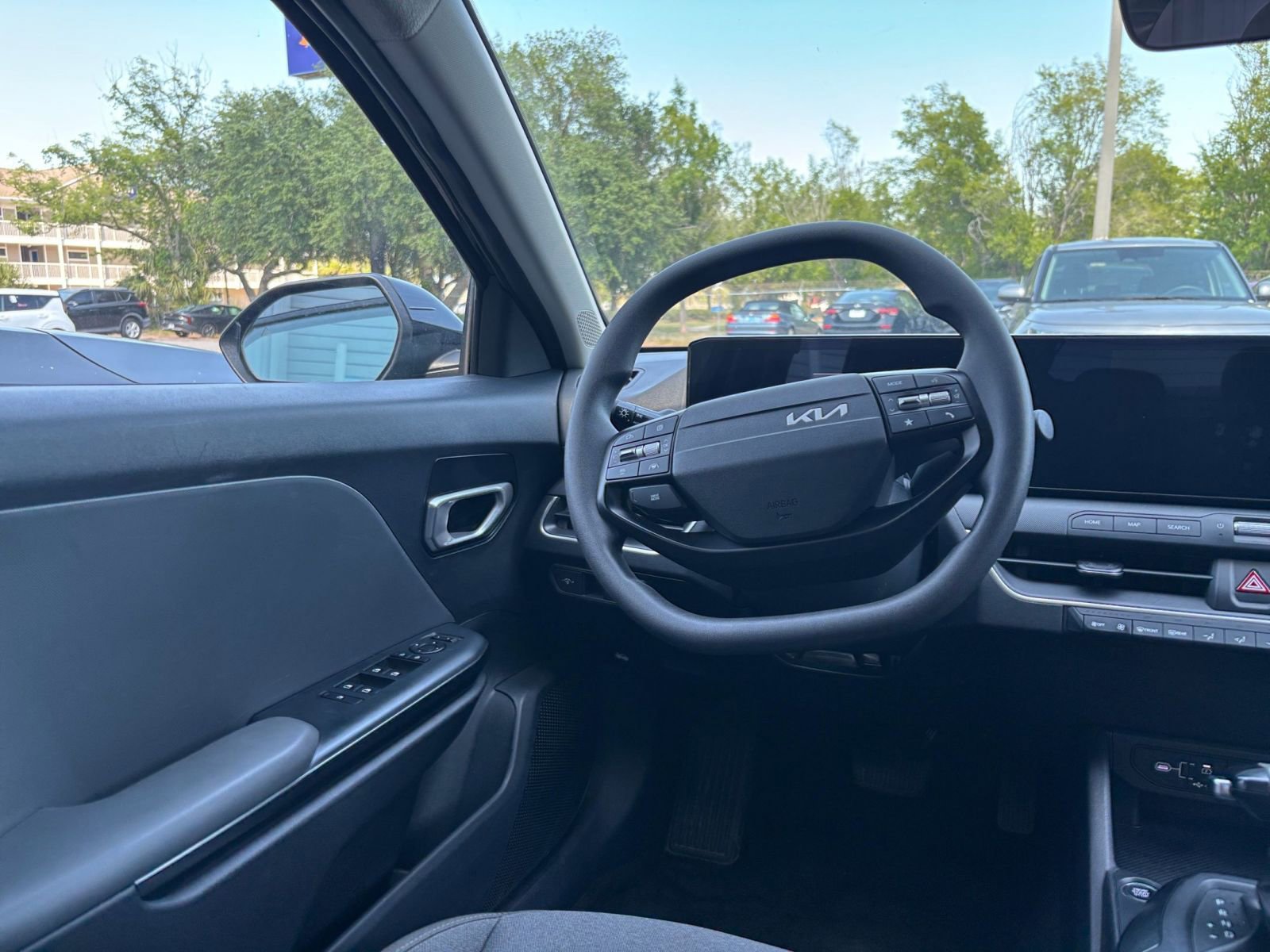 Used 2025 Kia K4 FWD image 29