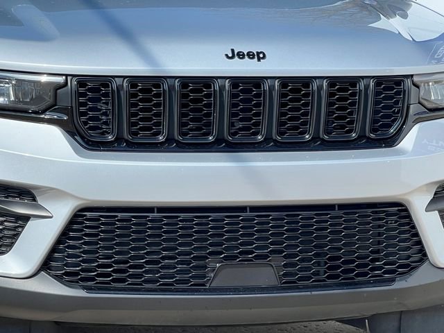 Used 2024 Jeep Grand Cherokee Altitude image 42