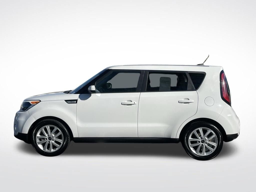 Used 2018 Kia Soul + FWD image 2