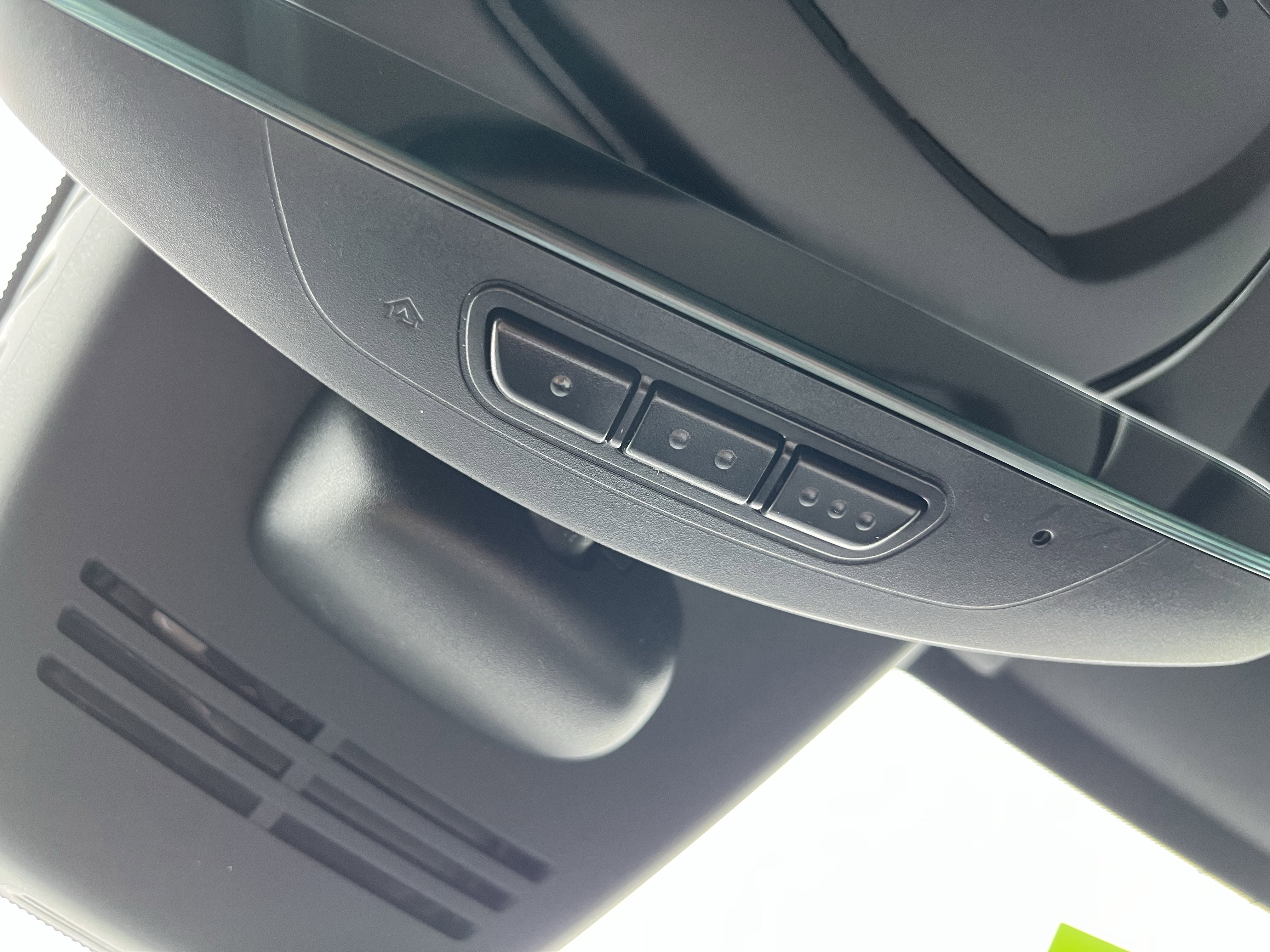 Used 2023 Volvo XC60 T8 Plus image 31