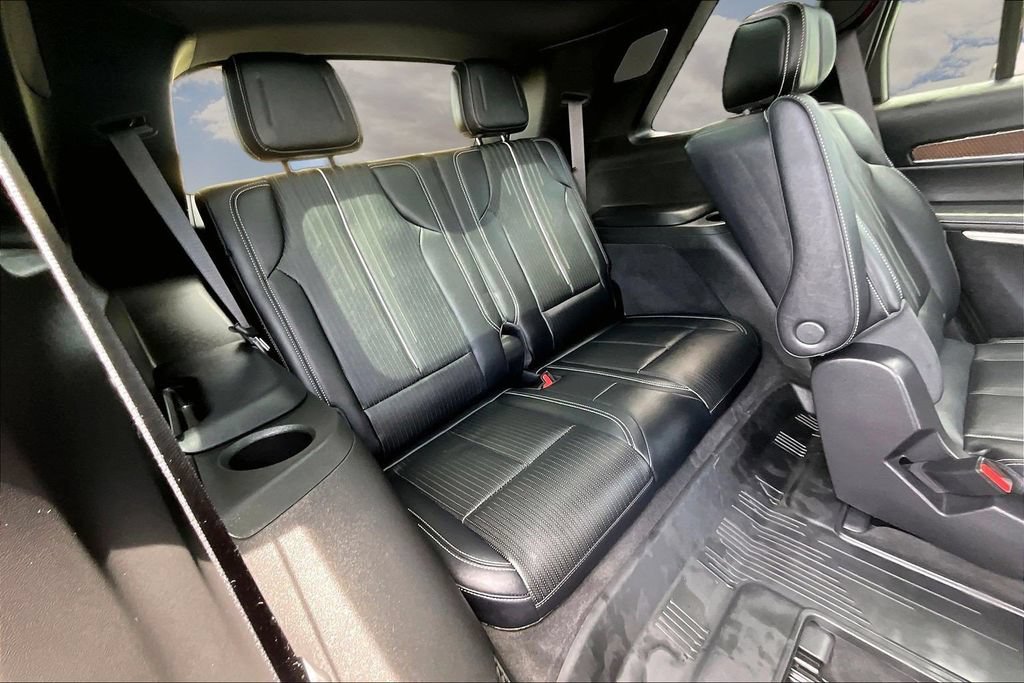 Certified 2026 Cadillac Vistiq Sport w/ LPO, Floor Liner Package AWD/4WD image 26