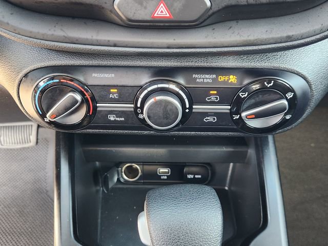 Used 2025 Kia Soul LX w/ LX Technology Package FWD image 18
