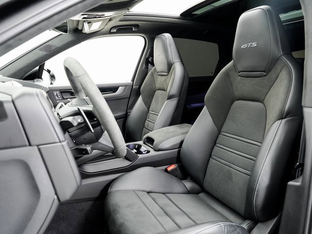 Certified 2025 Porsche Cayenne GTS image 5