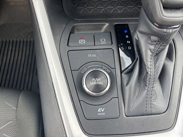 Certified 2024 Toyota RAV4 XLE image 33