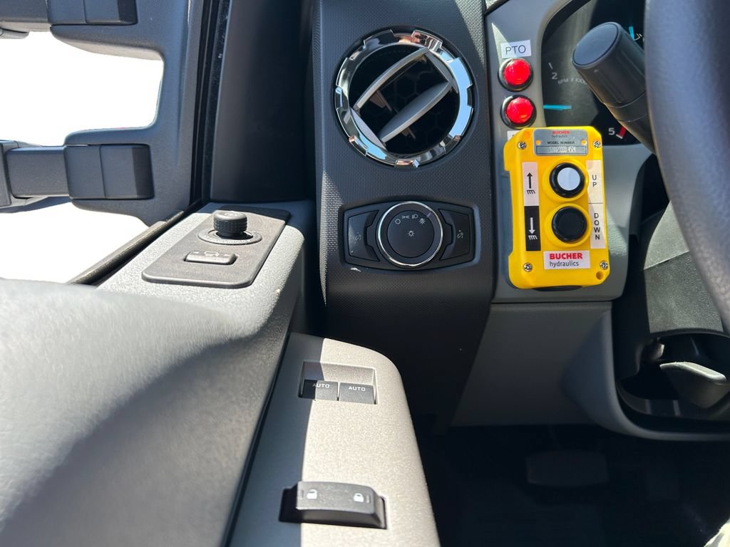 New 2027 Ford F650 2WD Regular Cab Super Duty image 17