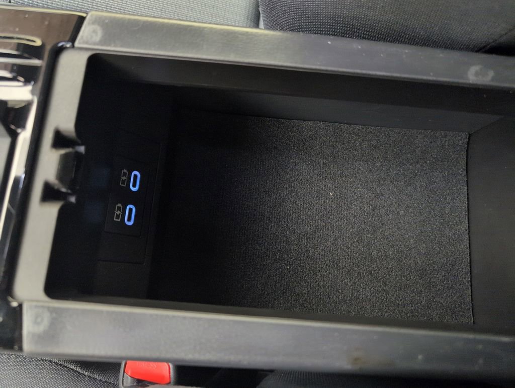 Used 2023 Toyota Prius LE image 46