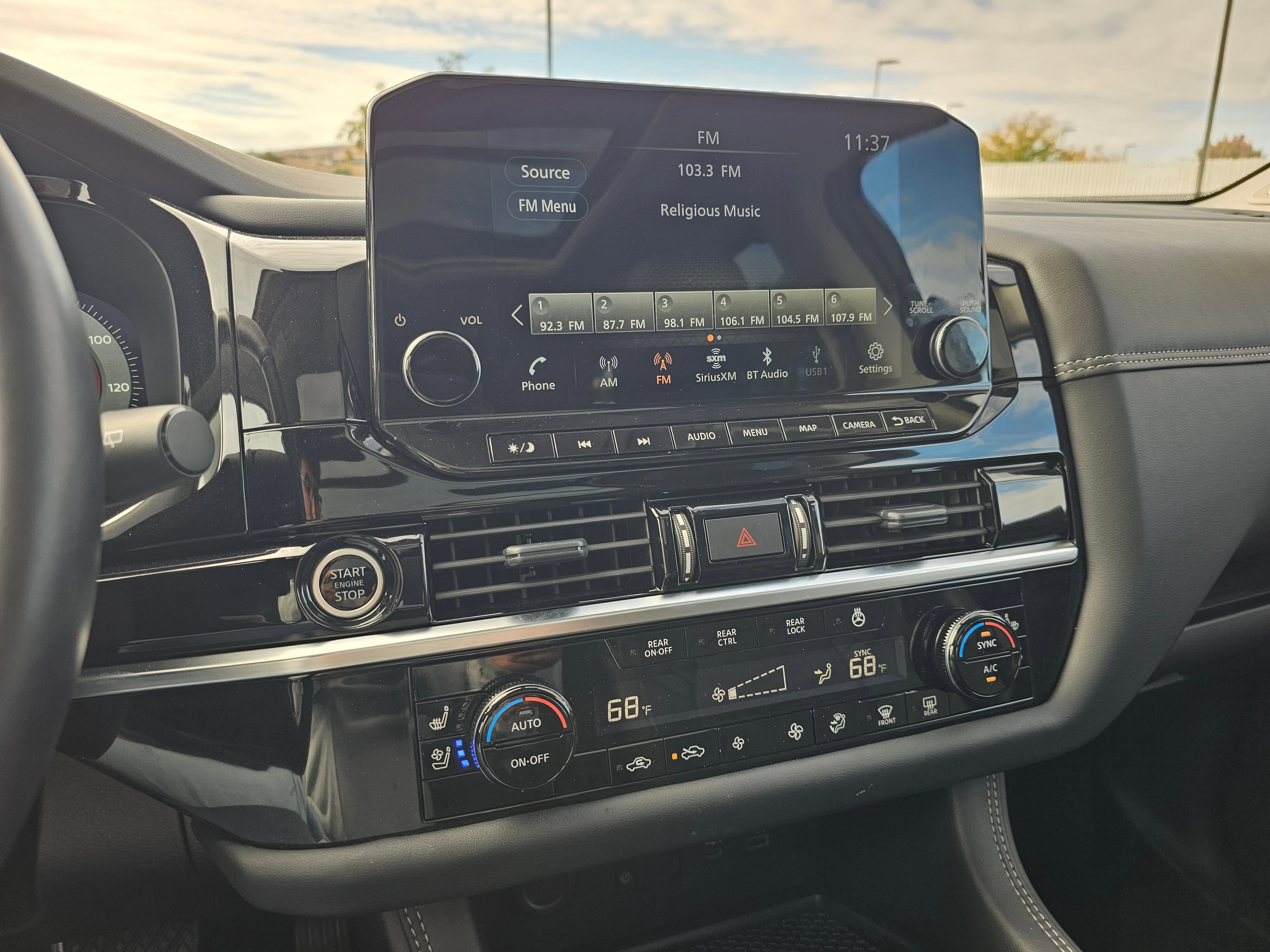 Used 2024 Nissan Pathfinder Platinum w/ Cargo Package image 19