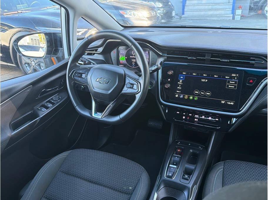 Used 2023 Chevrolet Bolt LT w/ Driver Confidence Package FWD image 6