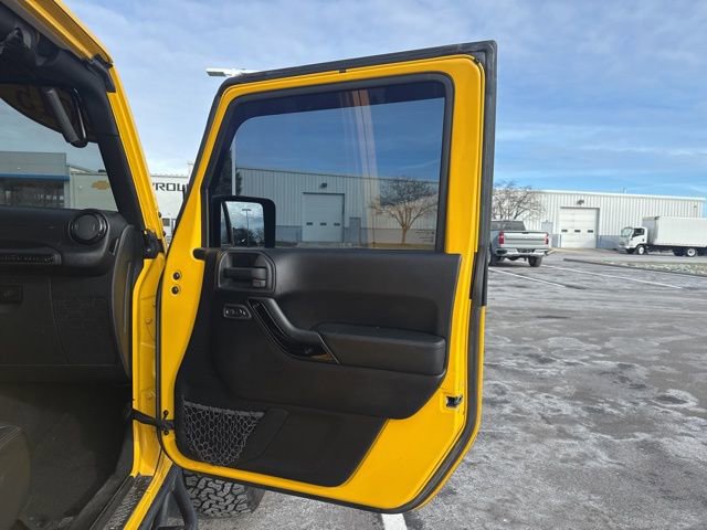 Used 2015 Jeep Wrangler Unlimited Sahara image 24