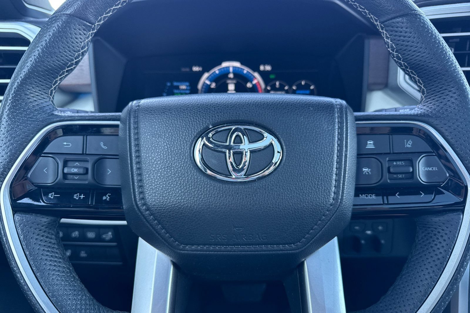 Used 2023 Toyota Sequoia Capstone AWD/4WD image 36