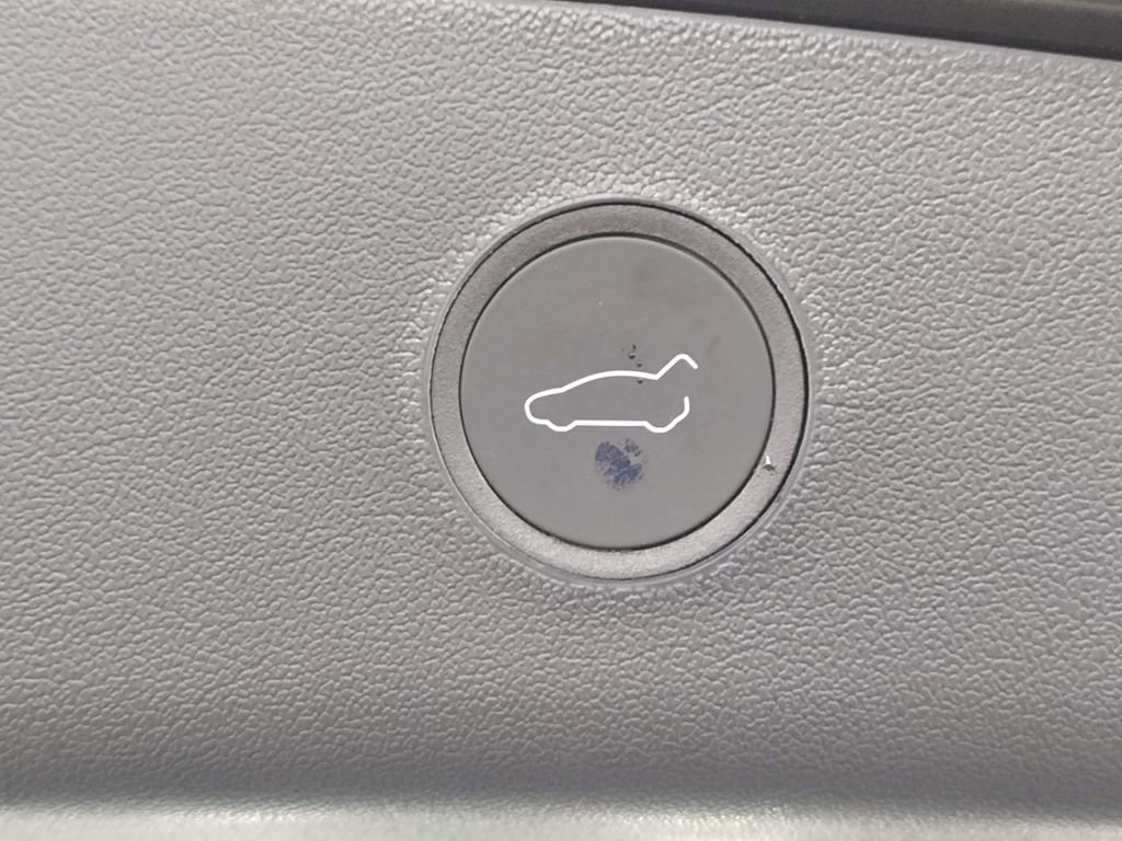 Used 2023 Tesla Model 3 Performance image 17