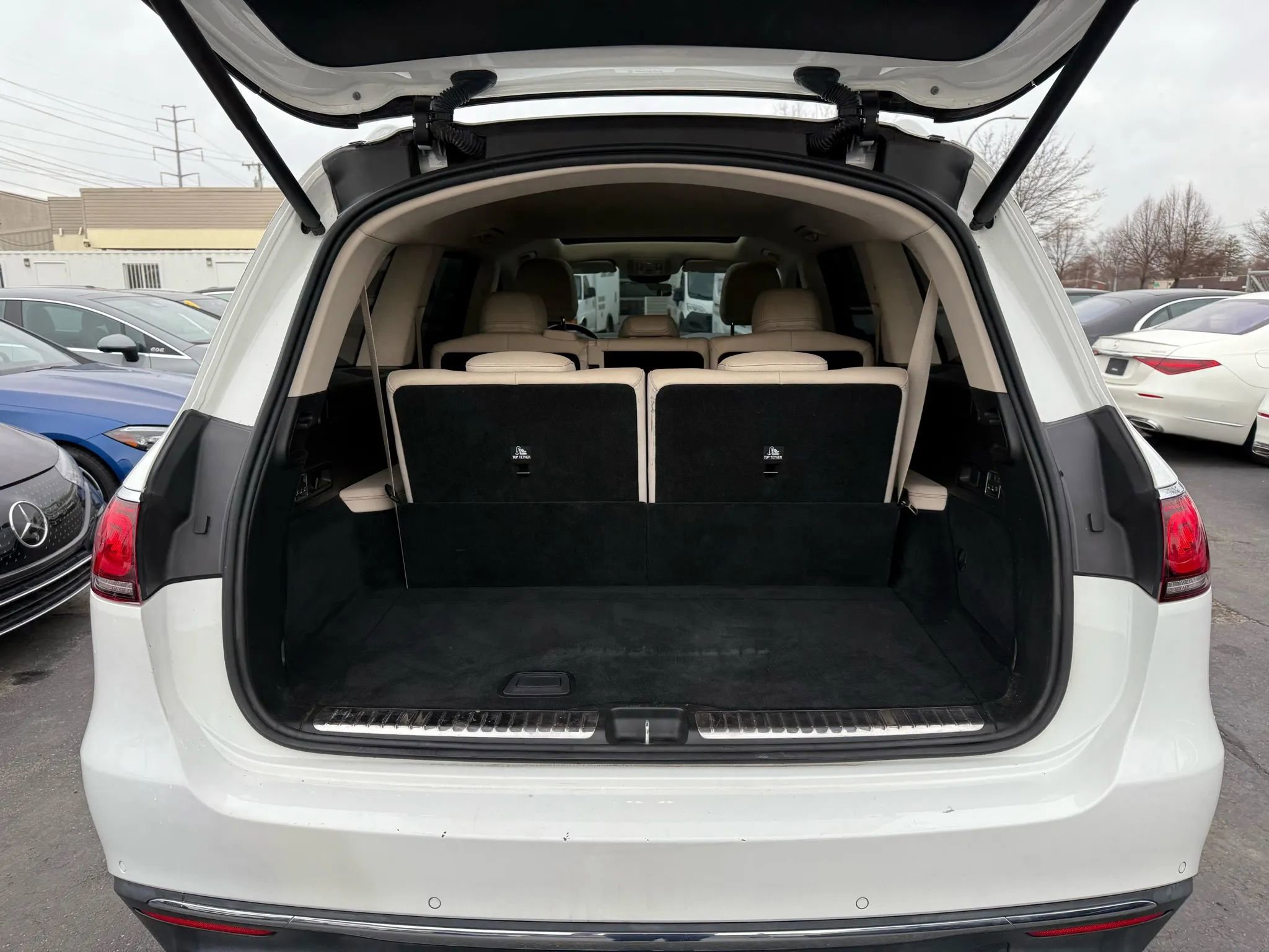 Used 2021 Mercedes-Benz GLS 450 4MATIC image 23