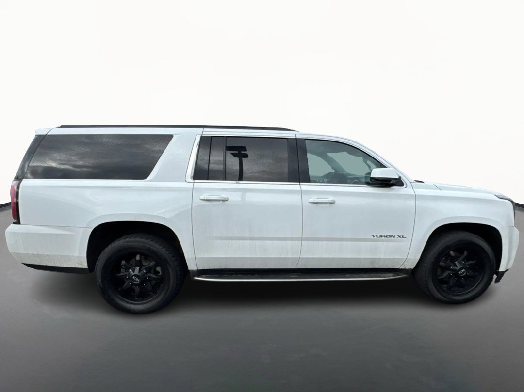 Used 2020 GMC Yukon XL SLT w/ HD Trailering Package image 2