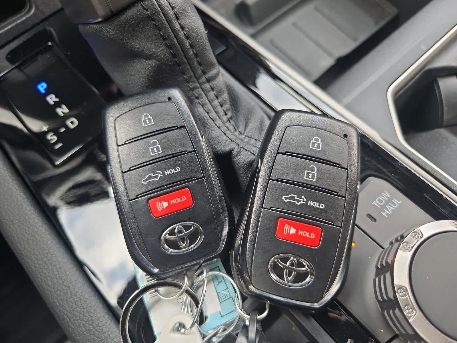 Used 2026 Toyota Tundra Limited AWD/4WD image 36