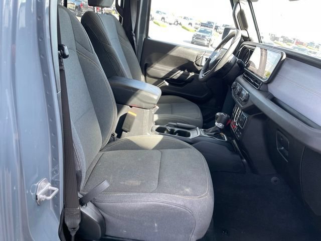 Used 2025 Jeep Gladiator Sport AWD/4WD image 16
