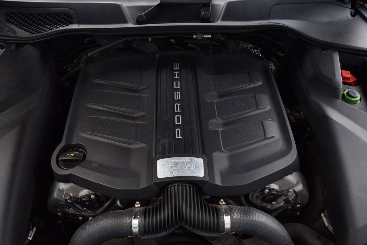 Used 2017 Porsche Cayenne GTS AWD/4WD image 99