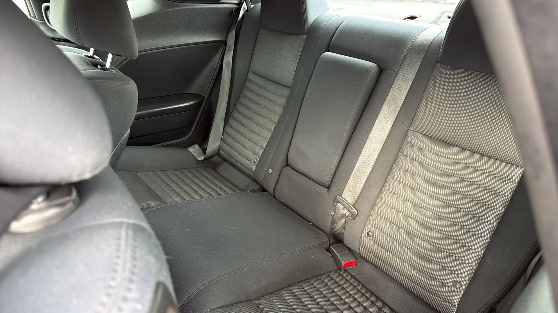 Used 2014 Dodge Challenger SXT RWD image 6