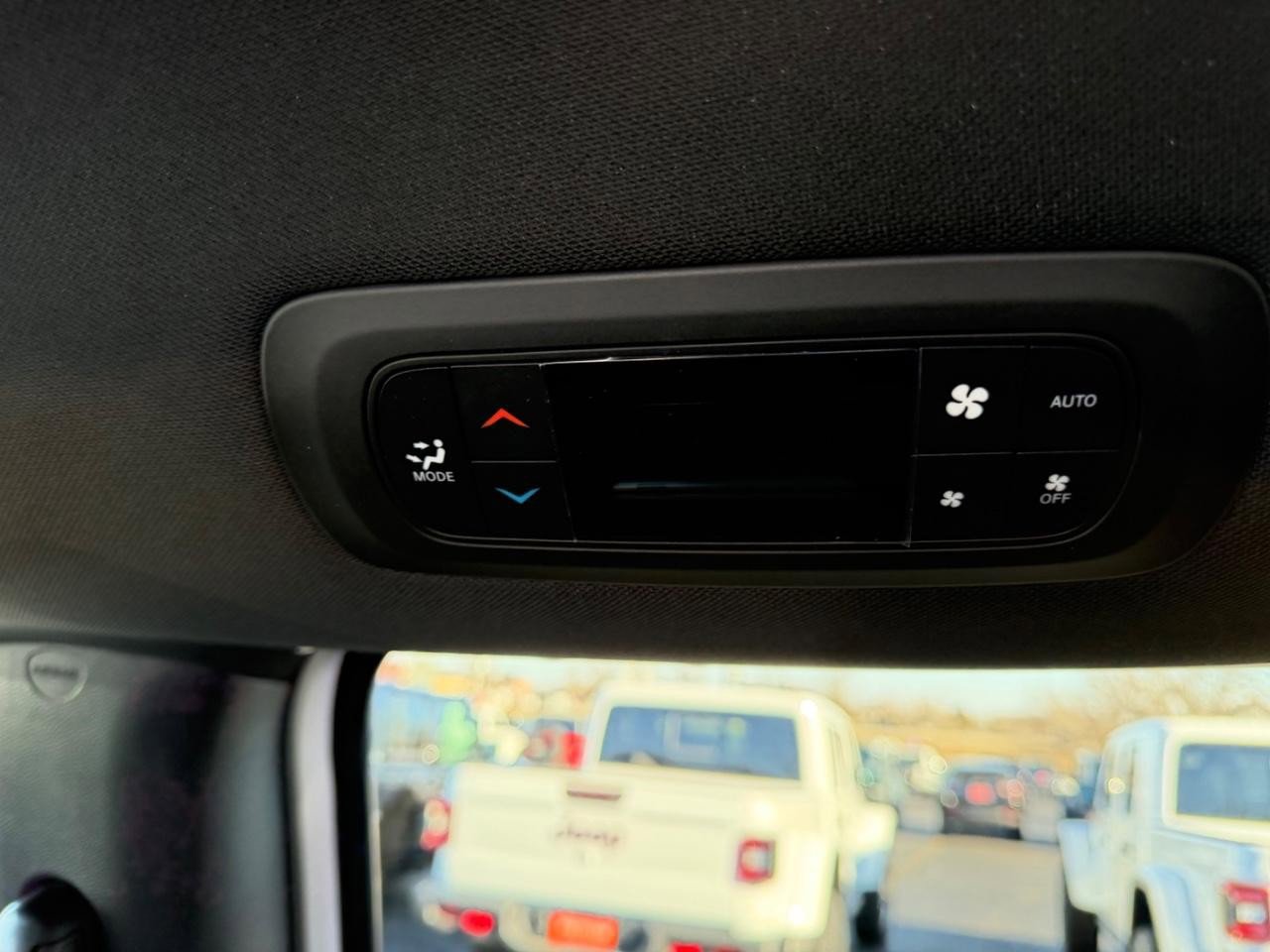 New 2026 Chrysler Pacifica Select FWD image 12
