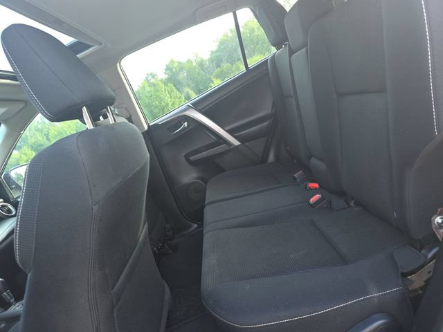 Used 2018 Toyota RAV4 XLE FWD image 15
