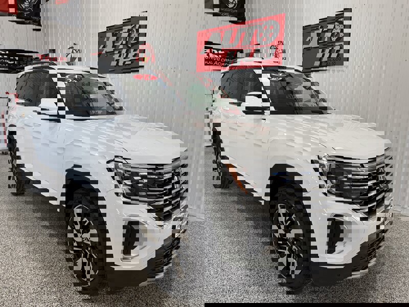 Used 2024 Volkswagen Atlas SE image 4