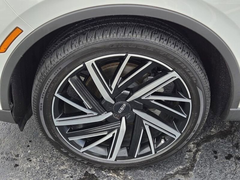 Used 2025 Lincoln Aviator Reserve w/ Equipment Group 201A AWD/4WD image 9