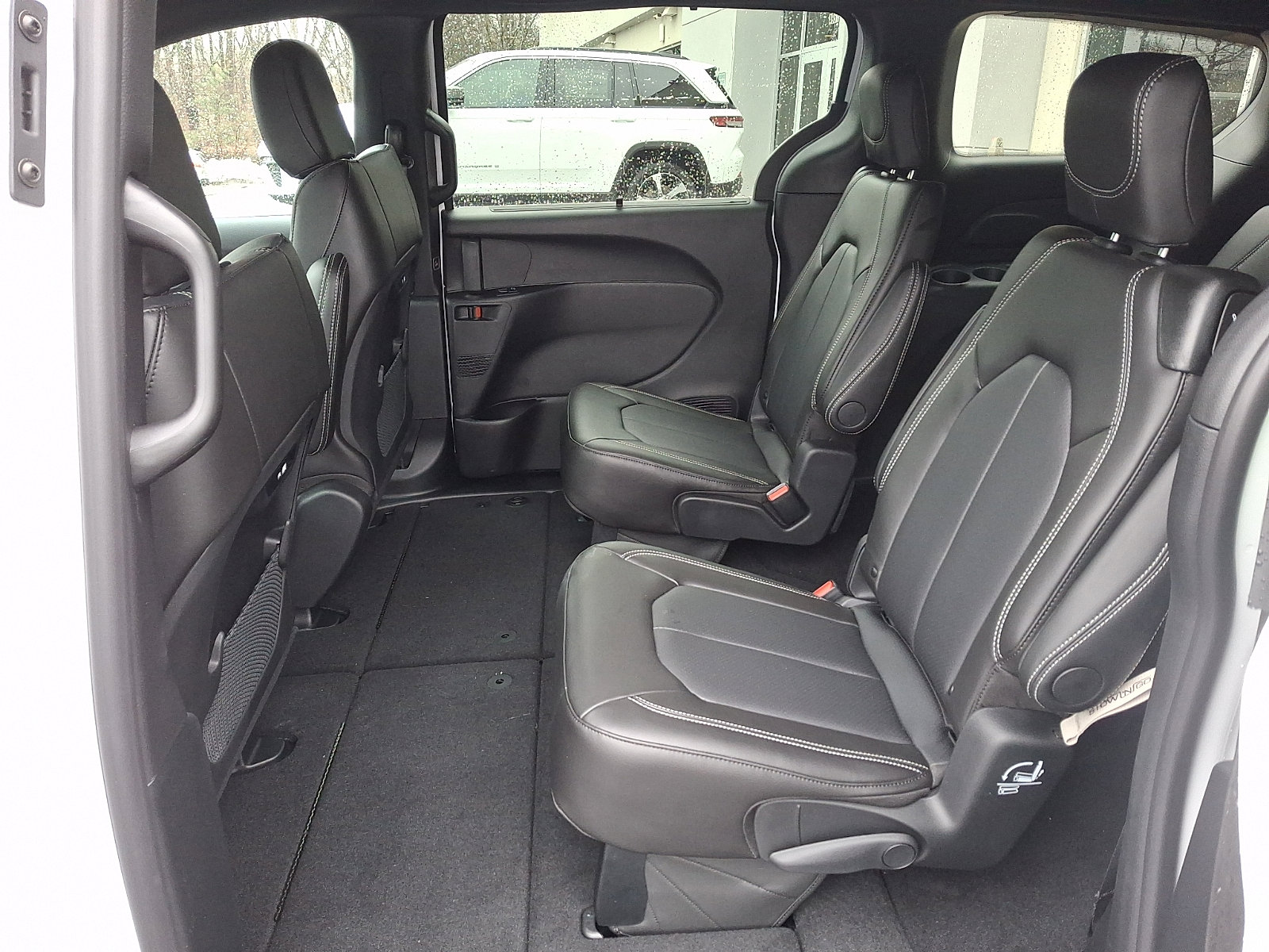 New 2026 Chrysler Pacifica Select image 6