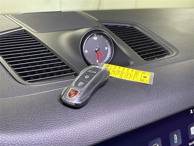 Certified 2022 Porsche Cayenne Platinum Edition image 42