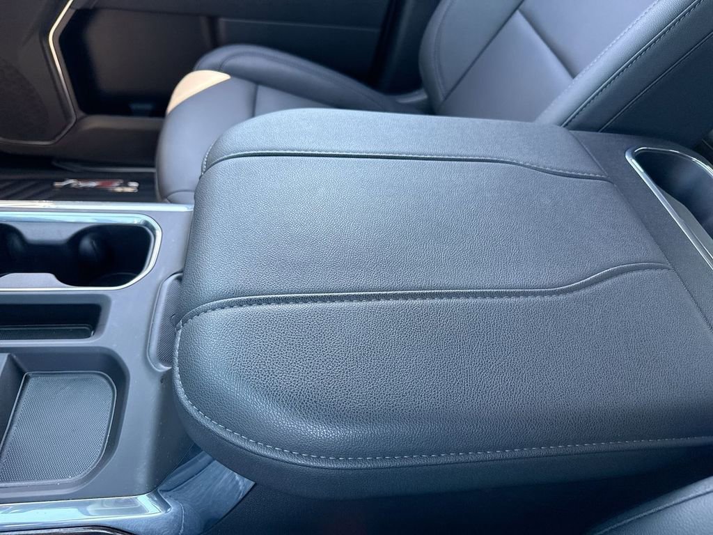 Used 2025 Chevrolet Silverado 1500 LT Trail Boss w/ Convenience Package II AWD/4WD image 21