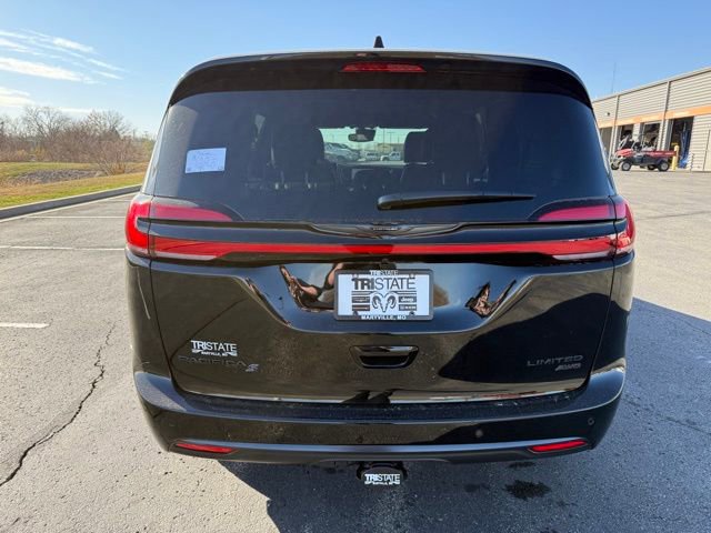New 2026 Chrysler Pacifica Limited w/ S Appearance Package image 5
